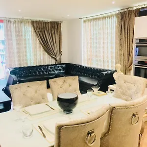 https://luxury-apartment-north-greenwich-london.brighton-hotels-england.com