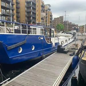 https://historic-dutch-barge-idyllic-location.cambridgehotelsuk.com
