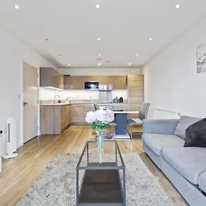 https://canning-town-2-bed-apartment.brighton-hotels-england.com